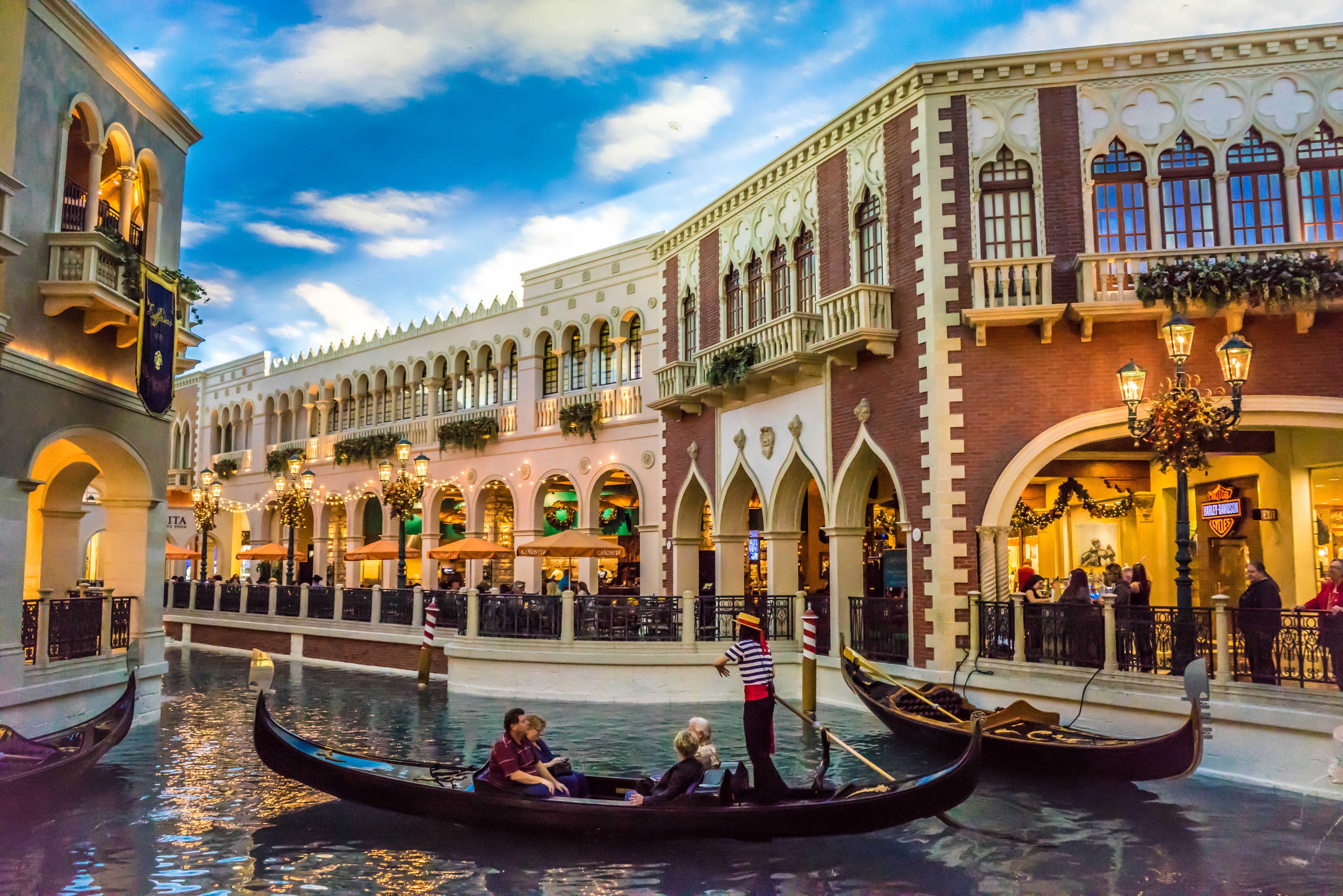 What to Do on Your First Trip to Vegas