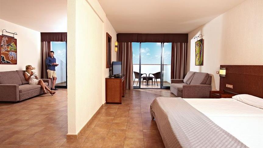 Sandos Papagayo Beach Resort