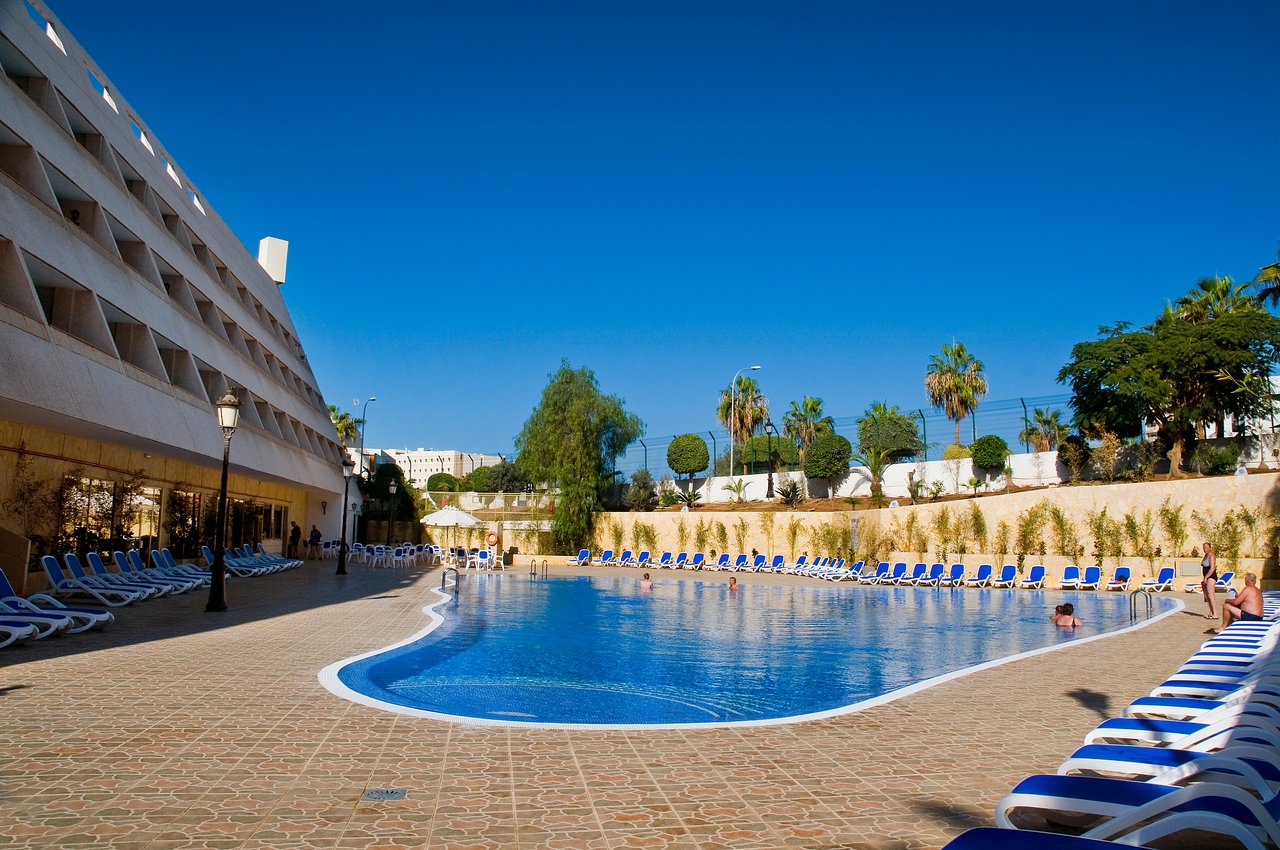 Las Piramides Resort