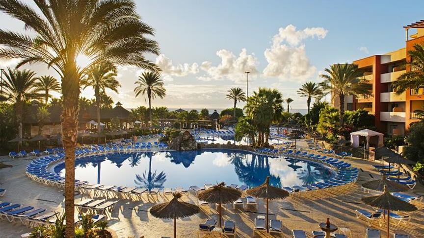 Elba Carlota Beach & Convention Resort