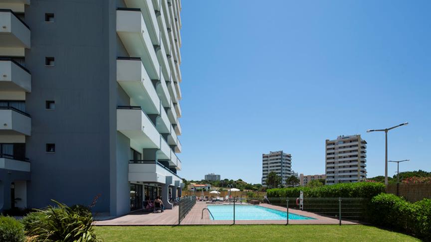 Luna Alvor Bay Beach & Sun
